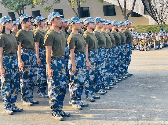 说明: C:\Users\Administrator\Desktop\XK星空2022级新生军训圆满结束2022.10.8\XK星空2022级新生军训圆满结束2022.10.8\2.jpg