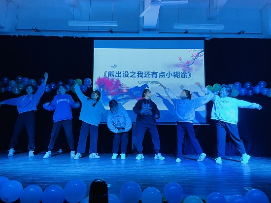 说明: C:\Users\Administrator\Desktop\XK星空举办2021年迎新文艺表演大赛2021.12.15\XK星空举办2021年迎新文艺表演大赛2021.12.15\7.jpg