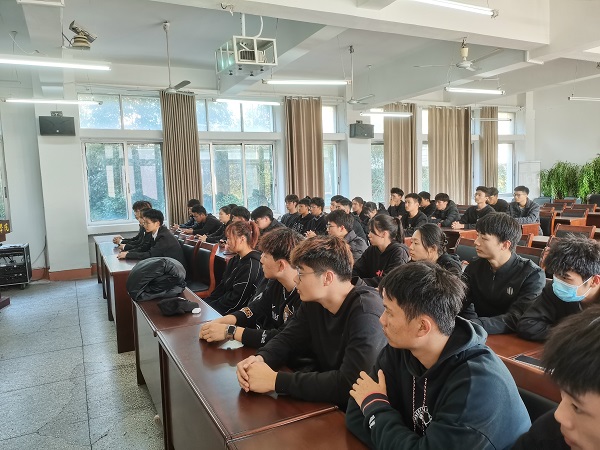 说明: C:\Users\Administrator\Desktop\XK星空“青马工程”第一期大学生骨干培训班开班2021.11.12\XK星空“青马工程”第一期大学生骨干培训班开班2021.11.12\3.jpg