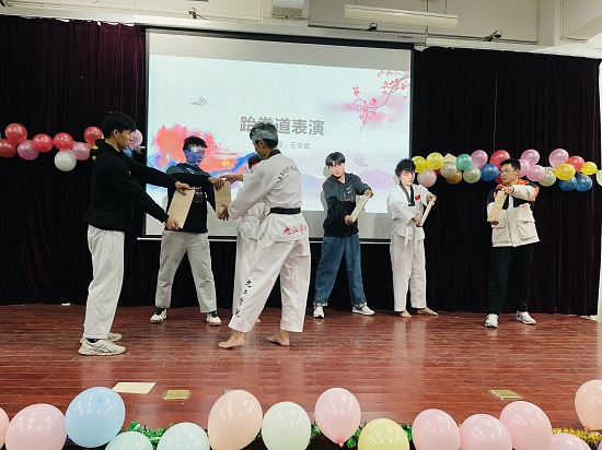 说明: C:\Users\Administrator\Desktop\XK星空举办2021年迎新文艺表演大赛2021.12.15\XK星空举办2021年迎新文艺表演大赛2021.12.15\3.jpg