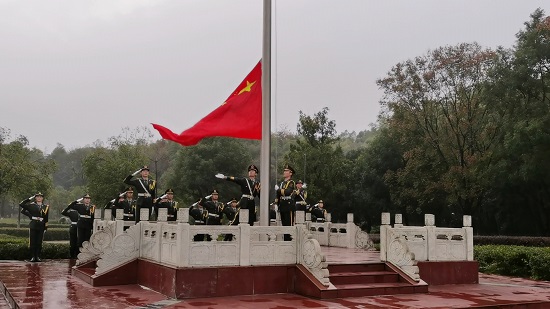 说明: C:\Users\Administrator\Desktop\XK星空举行升国旗仪式\XK星空举行升国旗仪式\06c8a967751fb4da50adaac1e8e2a01.jpg