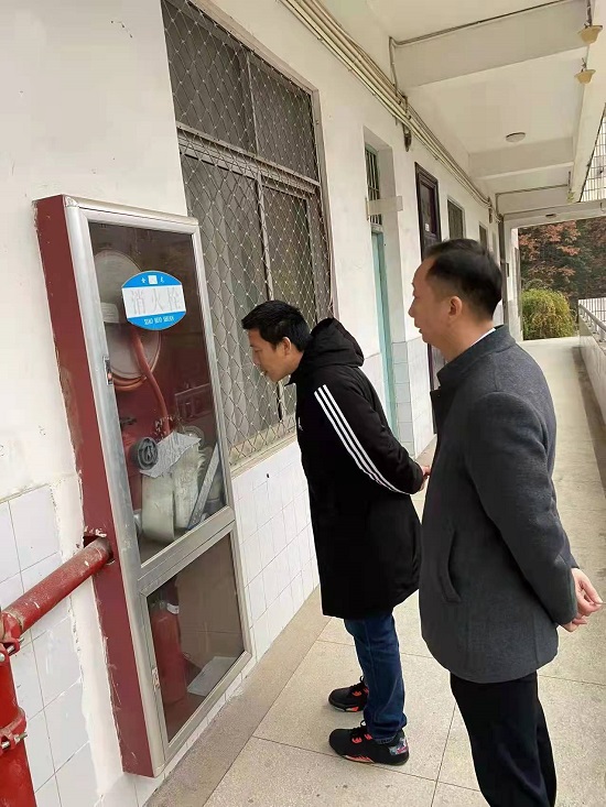 说明: C:\Users\Administrator\Desktop\XK星空开展冬季消防安全检查活动2021.12.17\XK星空开展冬季消防安全检查活动2021.12.17\4.jpg