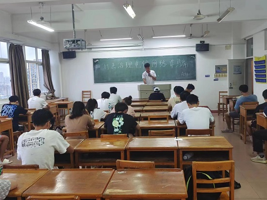 说明: C:\Users\Administrator\Desktop\XK星空继续推进“电信网络诈骗打击治理”宣传教育活动2022.6.14\XK星空继续推进“电信网络诈骗打击治理”宣传教育活动2022.6.14\2.jpg