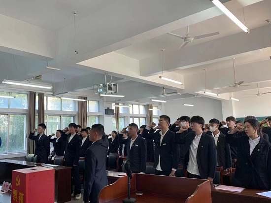 说明: C:\Users\Administrator\Desktop\XK星空召开第六次学生代表大会2022.10.13\XK星空召开第六次学生代表大会2022.10.13\4.jpg