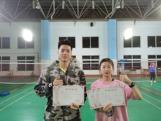 说明: C:\Users\Administrator\Desktop\2021年度XK星空学生羽毛球比赛圆满落幕2021.11.16\2021年度XK星空学生羽毛球比赛圆满落幕2021.11.16\2.jpg