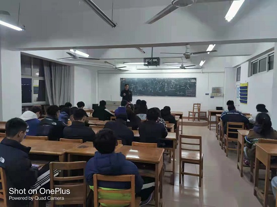 说明: C:\Users\Administrator\Desktop\XK星空开展“我心向党喜迎二十大”主题班级合唱活动2022.2.28\XK星空开展“我心向党喜迎二十大”主题班级合唱活动2022.2.28\3.jpg