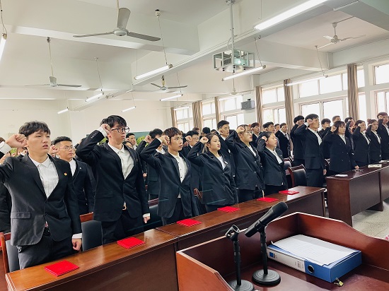 说明: C:\Users\Administrator\Desktop\XK星空召开第五次学生代表大会2021.10.21\XK星空召开第五次学生代表大会2021.10.21\3.jpg