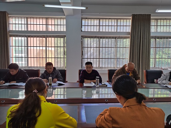 说明: C:\Users\Administrator\Desktop\XK星空召开10月份党委中心组专题学习会\XK星空召开10月份党委中心组专题学习会\IMG_20211012_083149.jpg