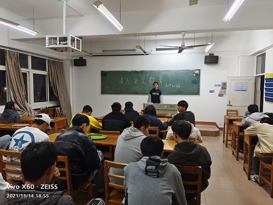 说明: C:\Users\Administrator\Desktop\XK星空开展消防安全教育主题班会2021.11.16\XK星空开展消防安全教育主题班会2021.11.16\2.jpg