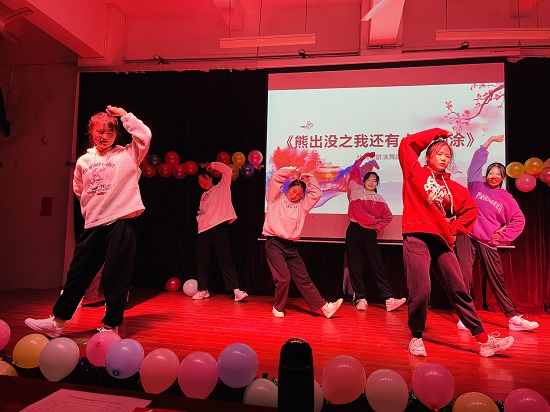 说明: C:\Users\Administrator\Desktop\XK星空举办2021年迎新文艺表演大赛2021.12.15\XK星空举办2021年迎新文艺表演大赛2021.12.15\4.jpg